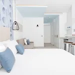 Ξενοδοχείο με διαμερίσματα Akti Belvedere Color & Essence 3*